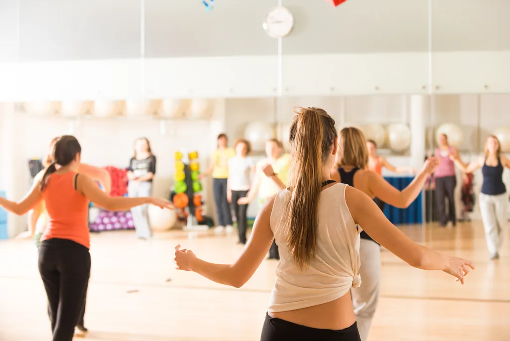 mujeres bailando